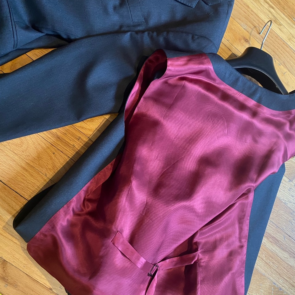Three piece suit - Picture 3 of 12